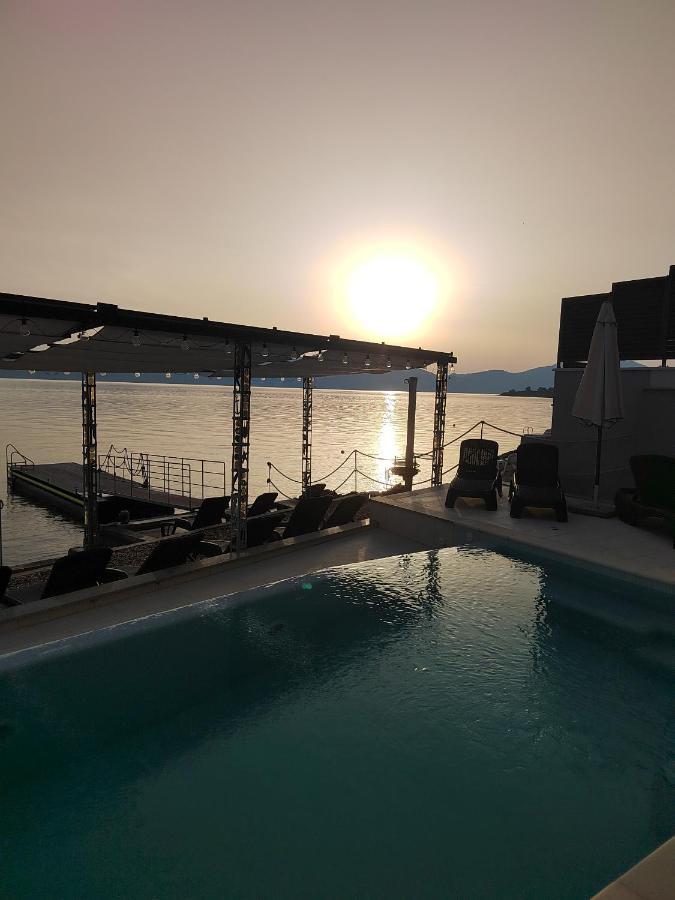 Apartments Poseidon 斯瑞瑟尔 外观 照片