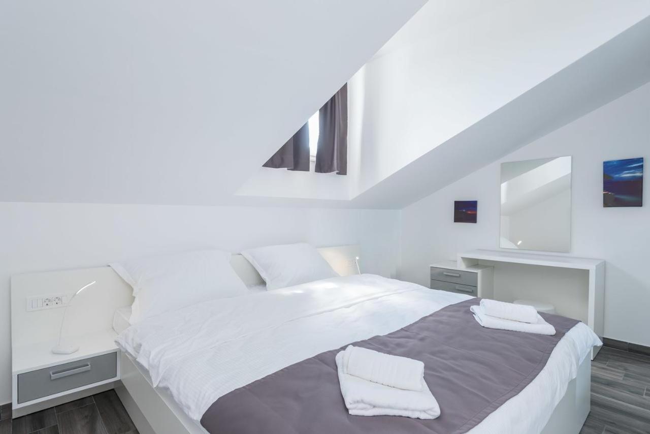 Apartments Poseidon 斯瑞瑟尔 外观 照片